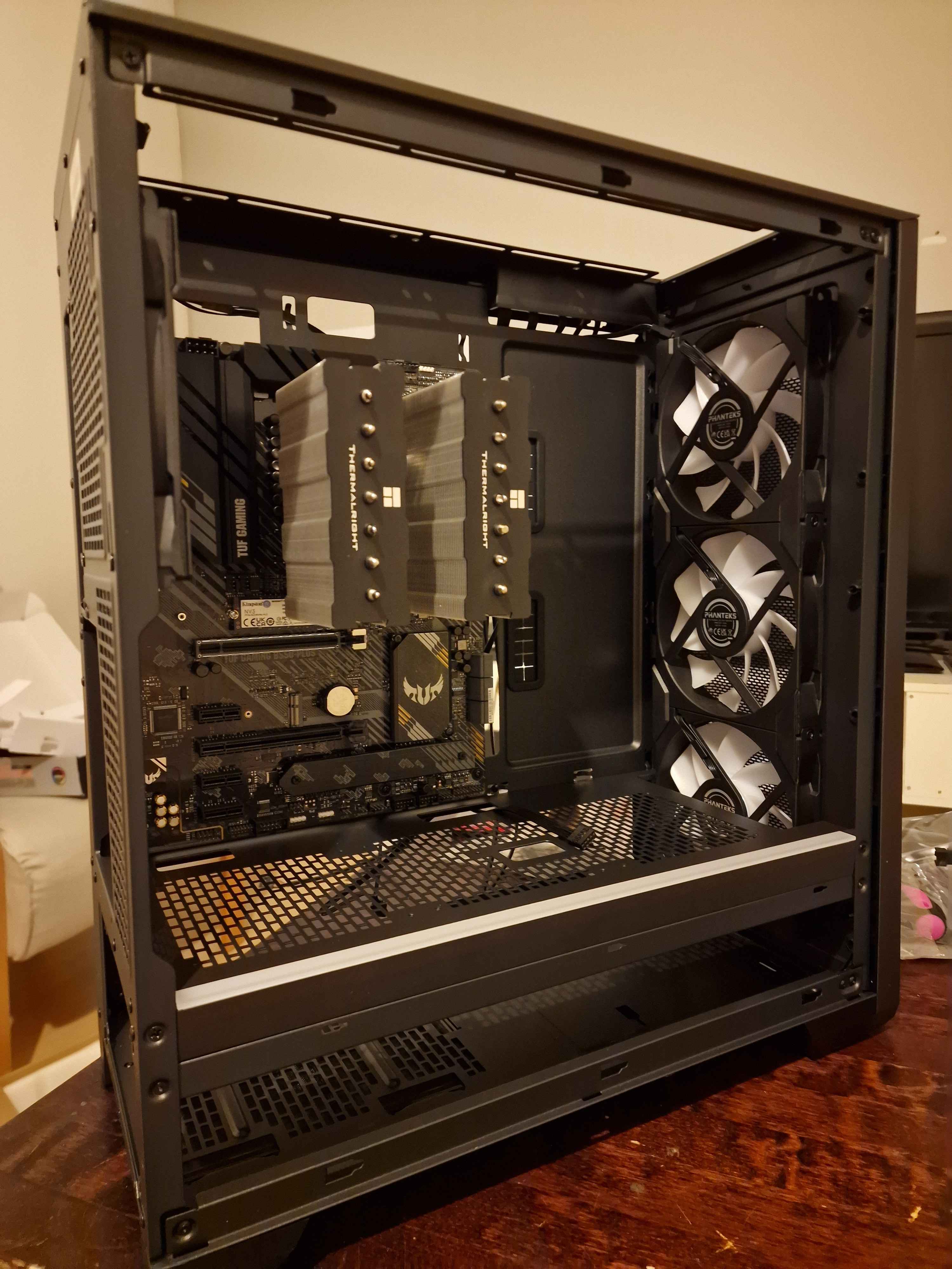 Eetun PC-huolto tietokoneen kasaus 1